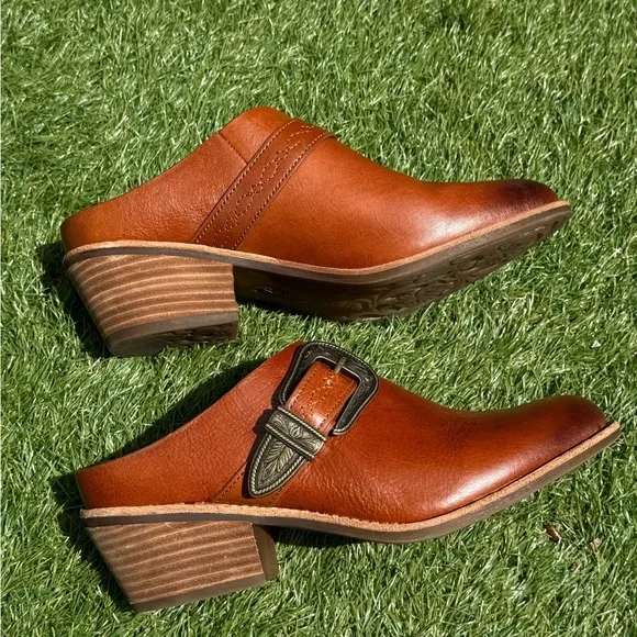 Söfft Adara Italian Leather Mules • Bourbon • US 9 • 2″ Heel • Arch Support - Picture 5 of 16